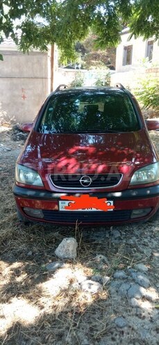 Opel Zafira-1