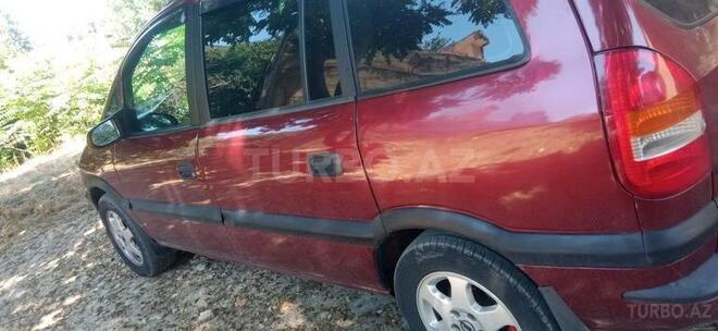 Opel Zafira-9
