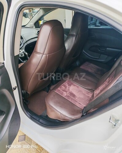 Chevrolet Aveo-11