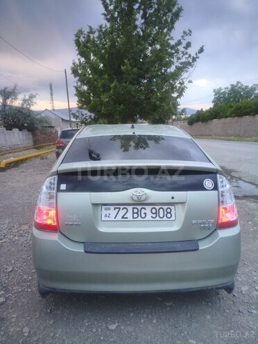 Toyota Prius-3