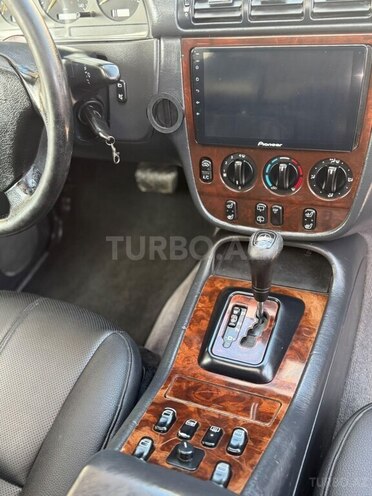 Mercedes ML 320-13