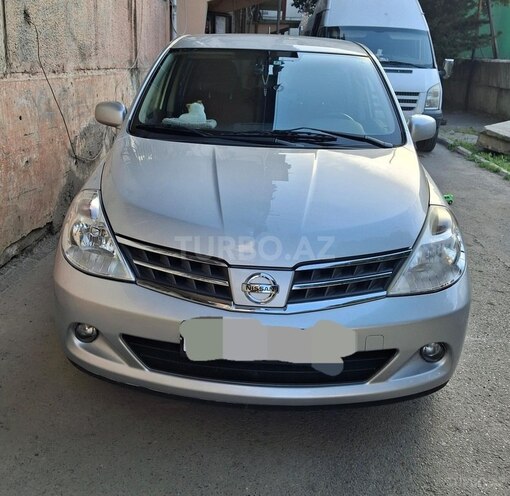 Nissan Tiida-1