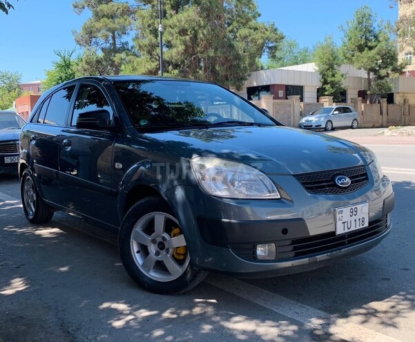 Kia Rio-1