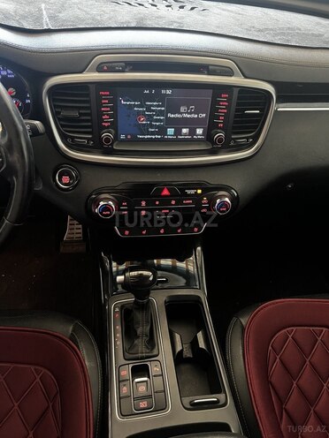 Kia Sorento-9
