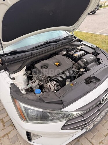 Hyundai Elantra-10