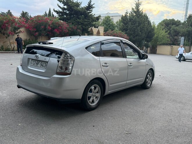Toyota Prius-5
