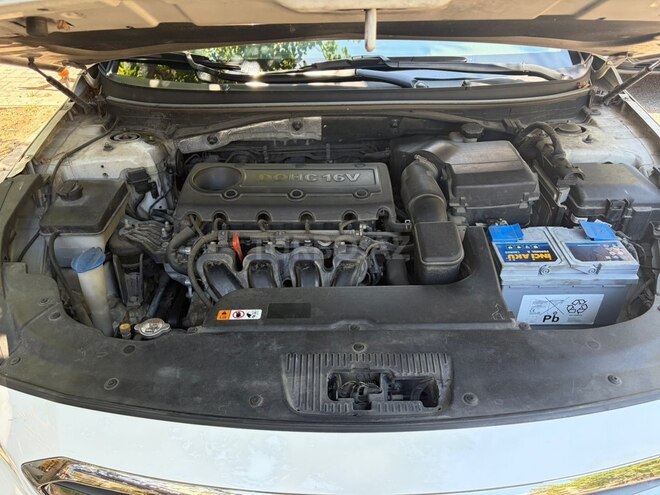 Hyundai Sonata-2
