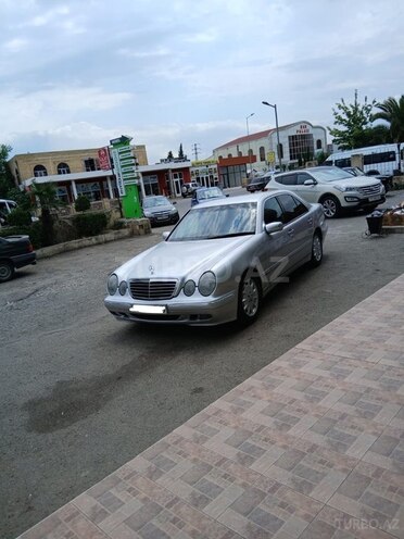 Mercedes E 220-6