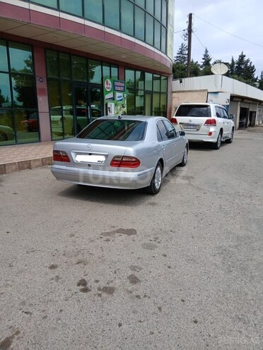 Mercedes E 220-5