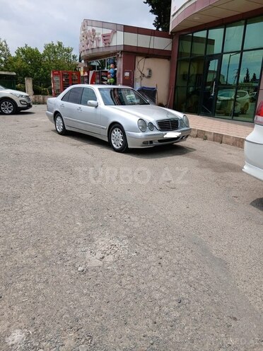 Mercedes E 220-4