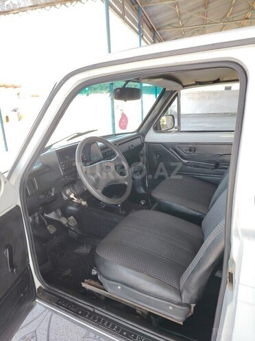 LADA (VAZ) Niva-9