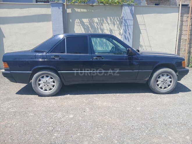 Mercedes 190-8