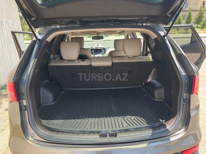 Hyundai Santa Fe-5
