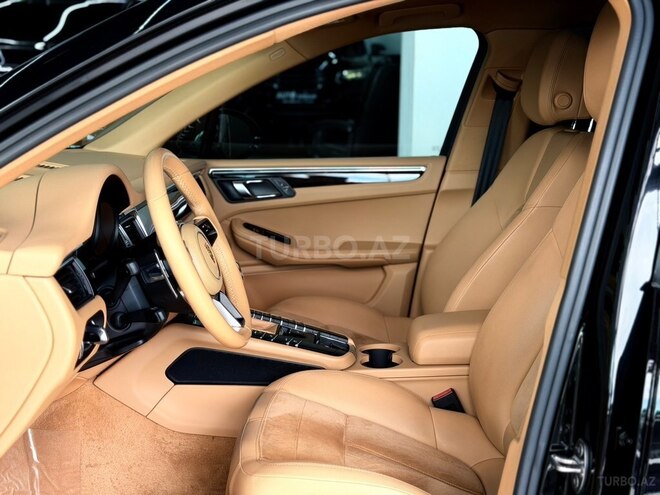 Porsche Macan S-9