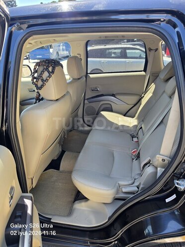 Mitsubishi Outlander-5