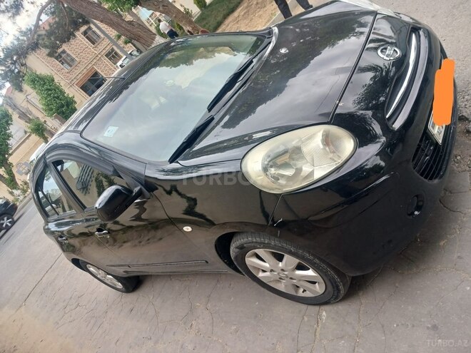 Nissan Micra-2