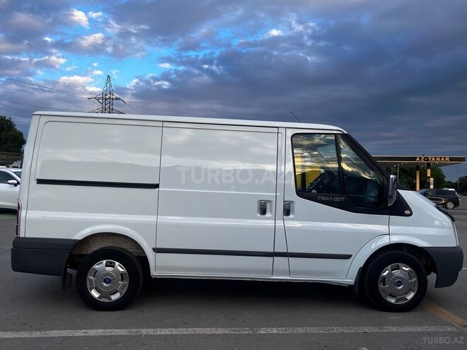 Ford Transit-7