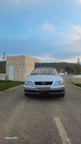 Opel Omega-1