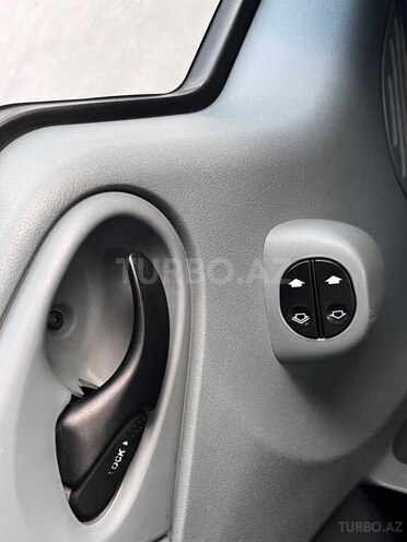 Ford Transit-15