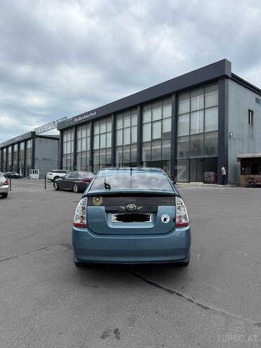 Toyota Prius-4