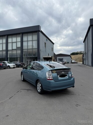 Toyota Prius-5