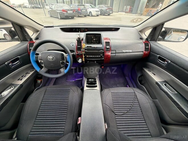 Toyota Prius-2