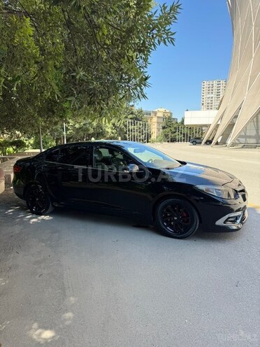 Renault Fluence-8