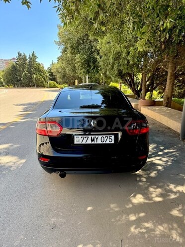 Renault Fluence-11