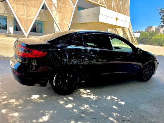Renault Fluence-6
