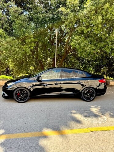 Renault Fluence-4