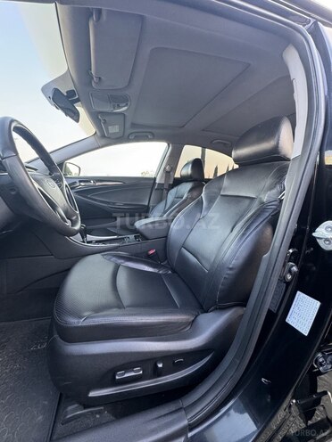 Hyundai Sonata-11