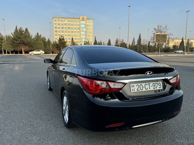Hyundai Sonata-13
