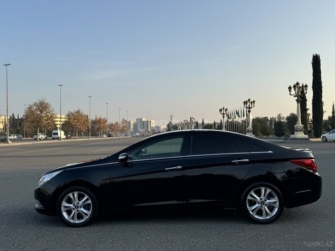 Hyundai Sonata-5