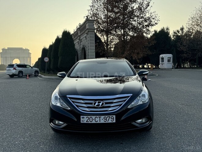 Hyundai Sonata-1