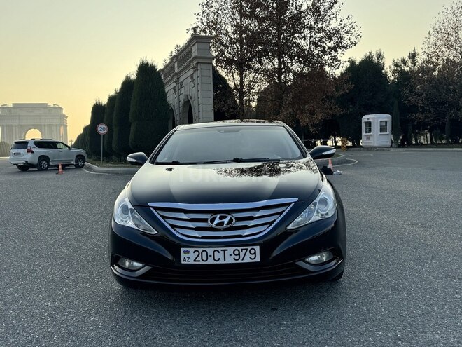 Hyundai Sonata-2