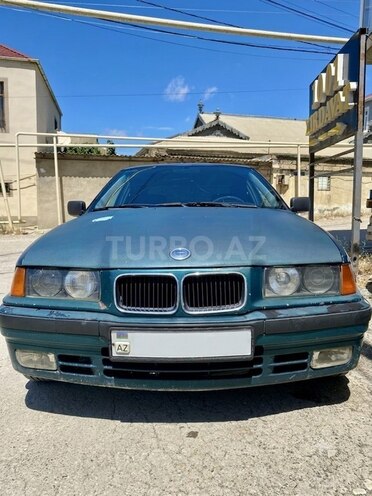 BMW 318-1