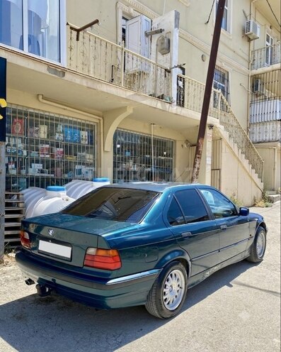 BMW 318-2