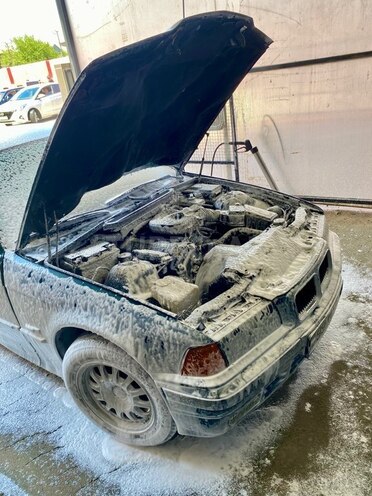 BMW 318-8