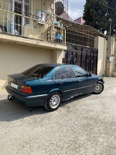 BMW 318-4