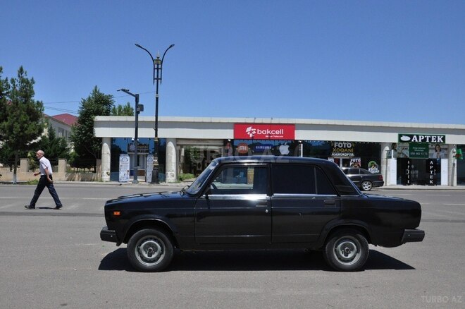 LADA (VAZ) 2107-4