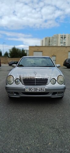Mercedes E 240-1