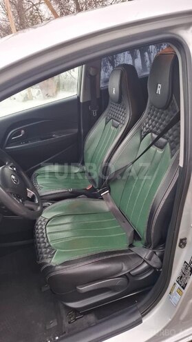 Kia Rio-8