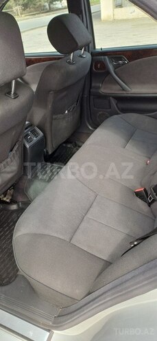 Mercedes E 240-7
