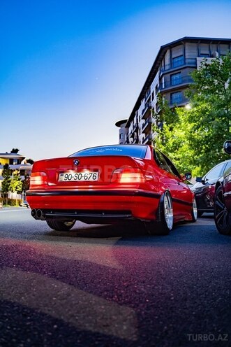 BMW 320-3
