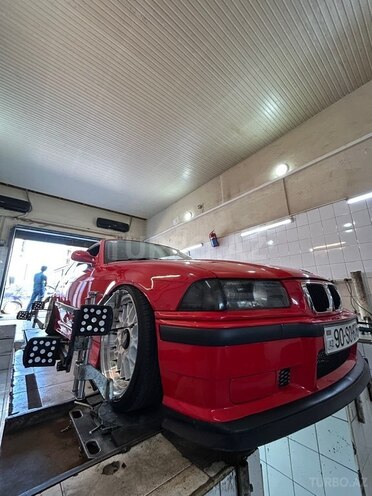 BMW 320-10