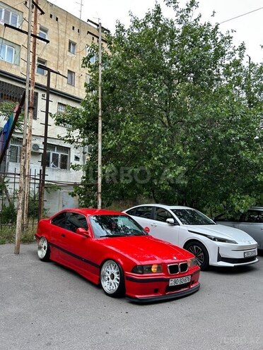 BMW 320-8