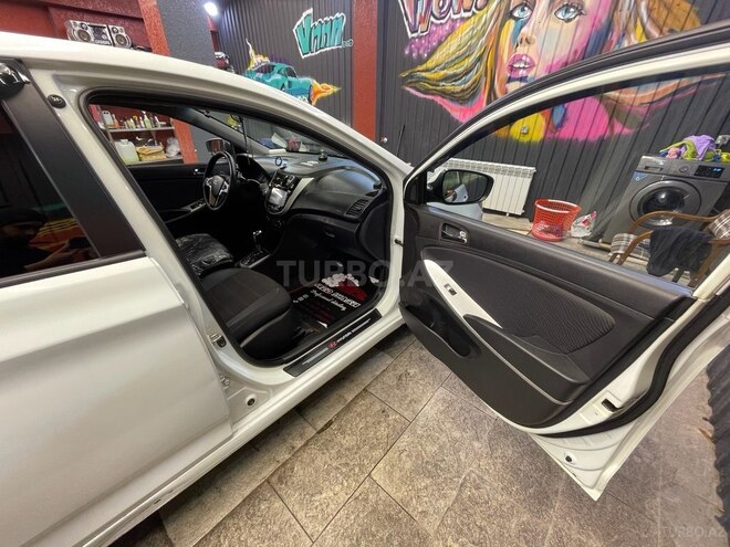 Hyundai Accent-9