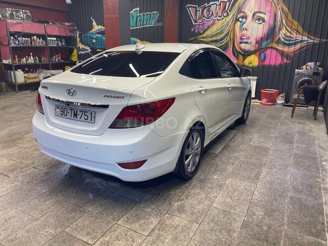 Hyundai Accent-10