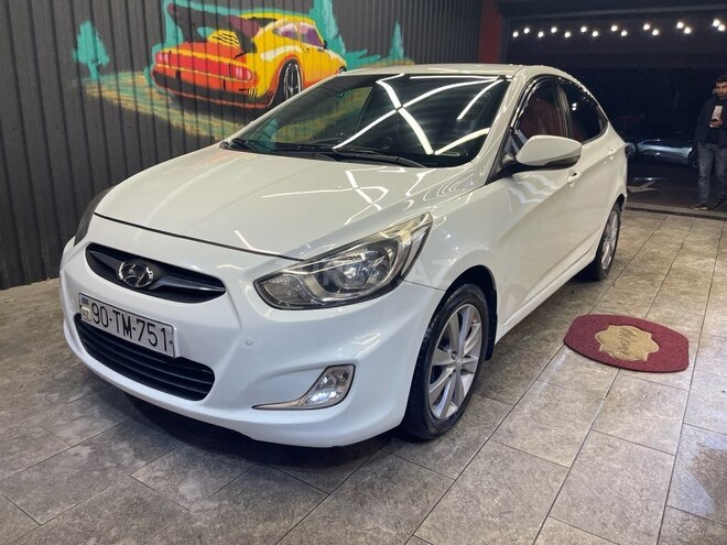 Hyundai Accent-11