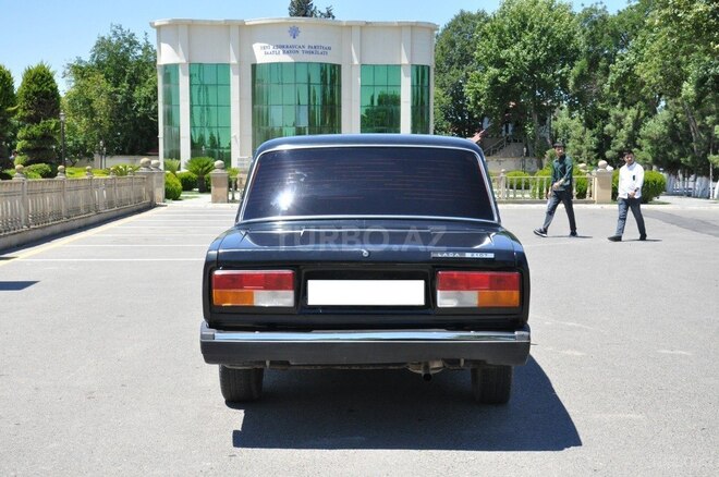 LADA (VAZ) 2107-2